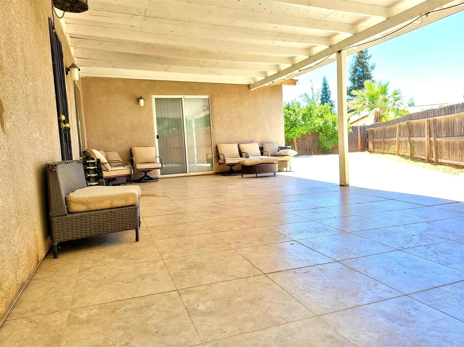 Building Photo - 6269 W San Carlos Ave