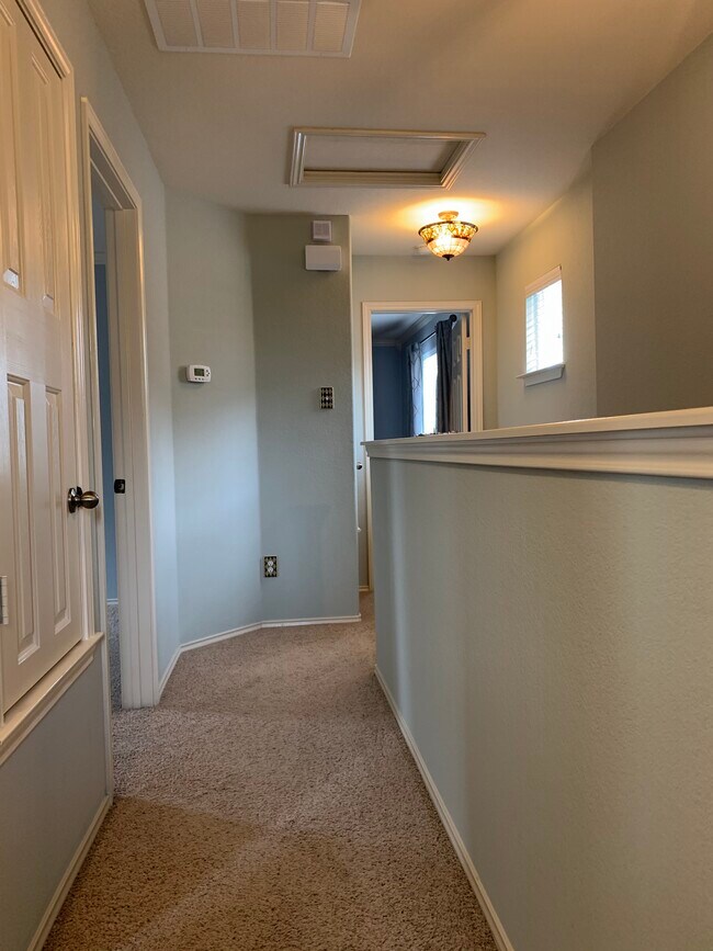 Building Photo - 1702 Sand Hills Dr