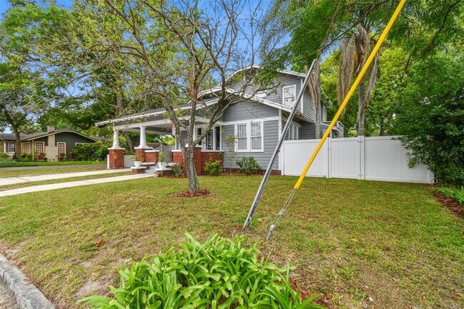 Building Photo - 6810 N Navin Ave