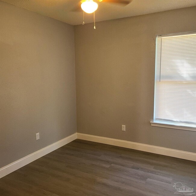 Building Photo - 2407 N 8th Ave