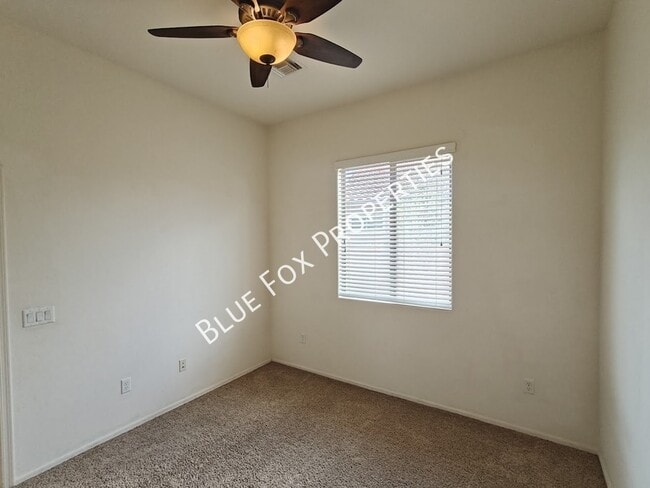 Building Photo - 324 N Oak Tree Canyon Loop