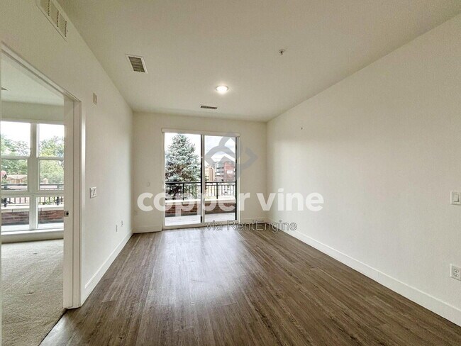 Building Photo - 3500 S Corona St