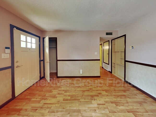 Building Photo - 3201 Penifield Dr