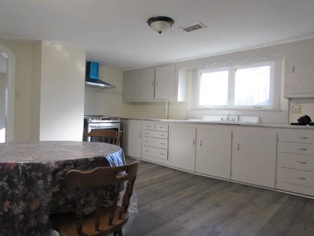 Building Photo - 21 Forest Ave