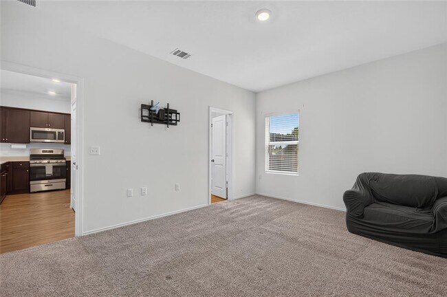 Building Photo - 15608 Spring Hill Ln