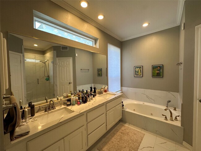 Building Photo - 4634 Grand Cayman Dr