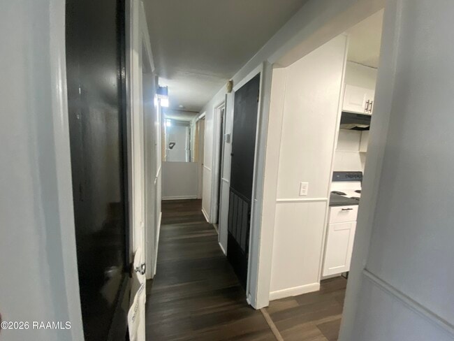 Building Photo - 719 Bluebell St