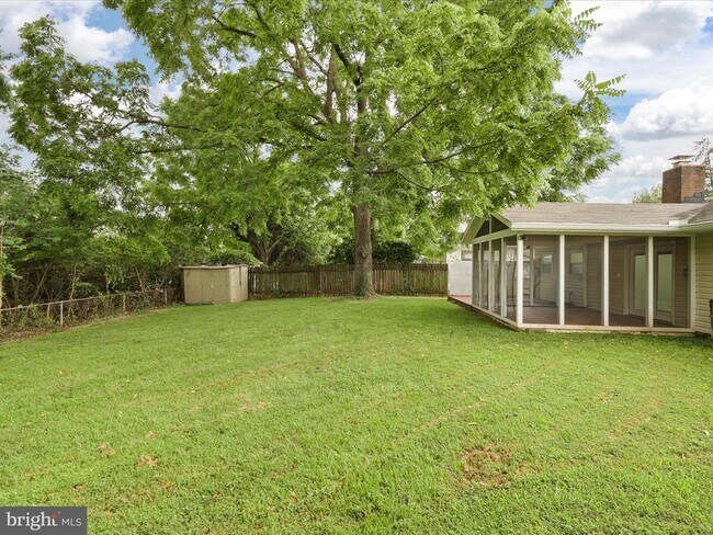 Building Photo - 804 W Nettle Tree Rd