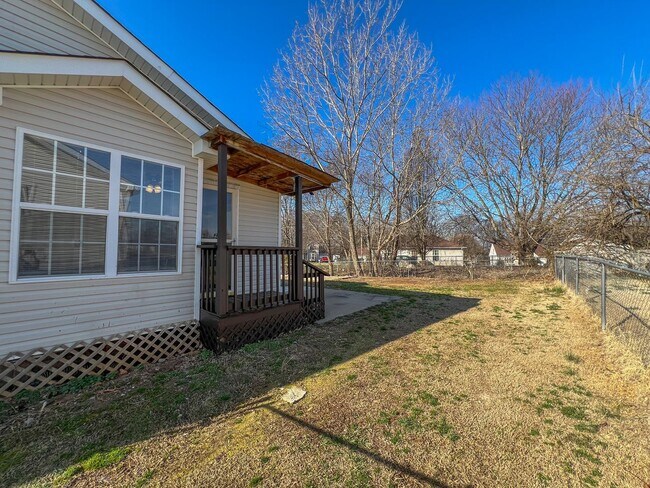 Building Photo - 438 Cranklen Cir