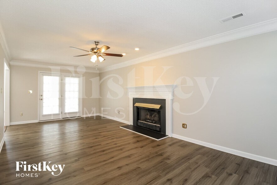 Building Photo - 6011 Hickory Creek Rd