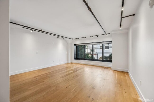 Building Photo - 1875 Mission St