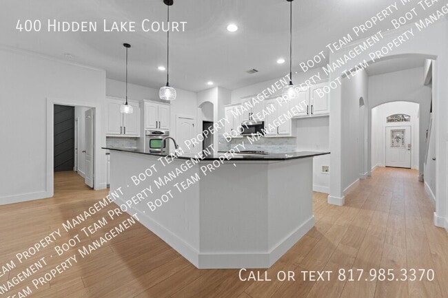 Building Photo - 400 Hidden Lake Ct