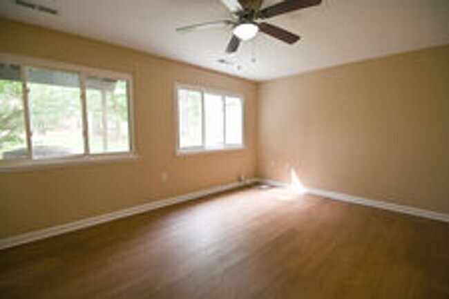 Building Photo - 2219 Fendall Ct