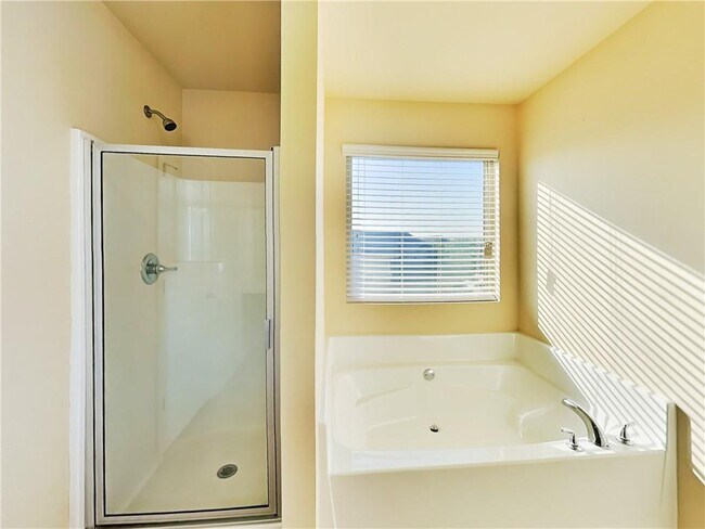 Building Photo - 1324 Little Hampton Dr