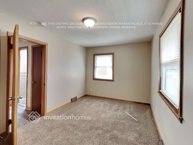 Building Photo - 2113 55th Ave N