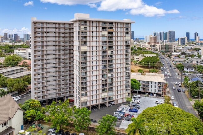 Building Photo - High floor, corner unit at Makiki Towers. Partially furnished, renovated 2-bedroom, 1.5 bathroom ...