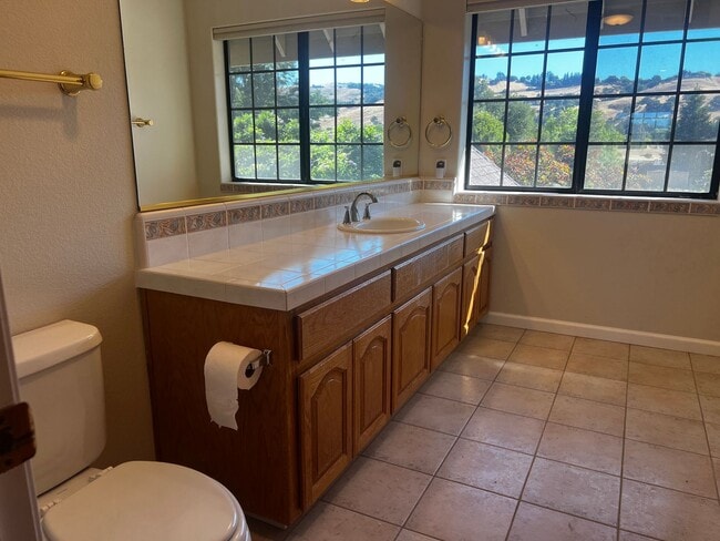 Building Photo - MORGAN HILL Expansive 6 bedroom, 4.5 bathroom home