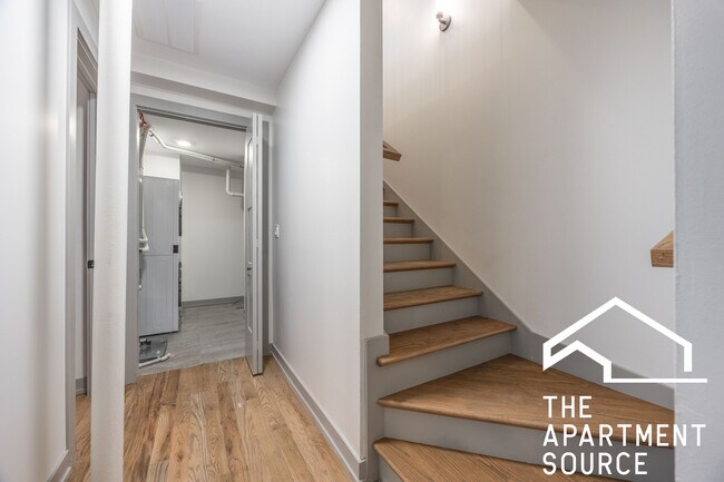 Building Photo - 1329 W Estes Ave