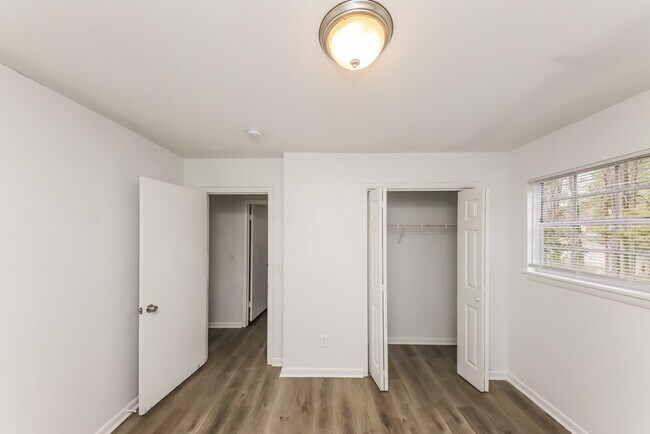 Building Photo - 4230 Senoa Dr