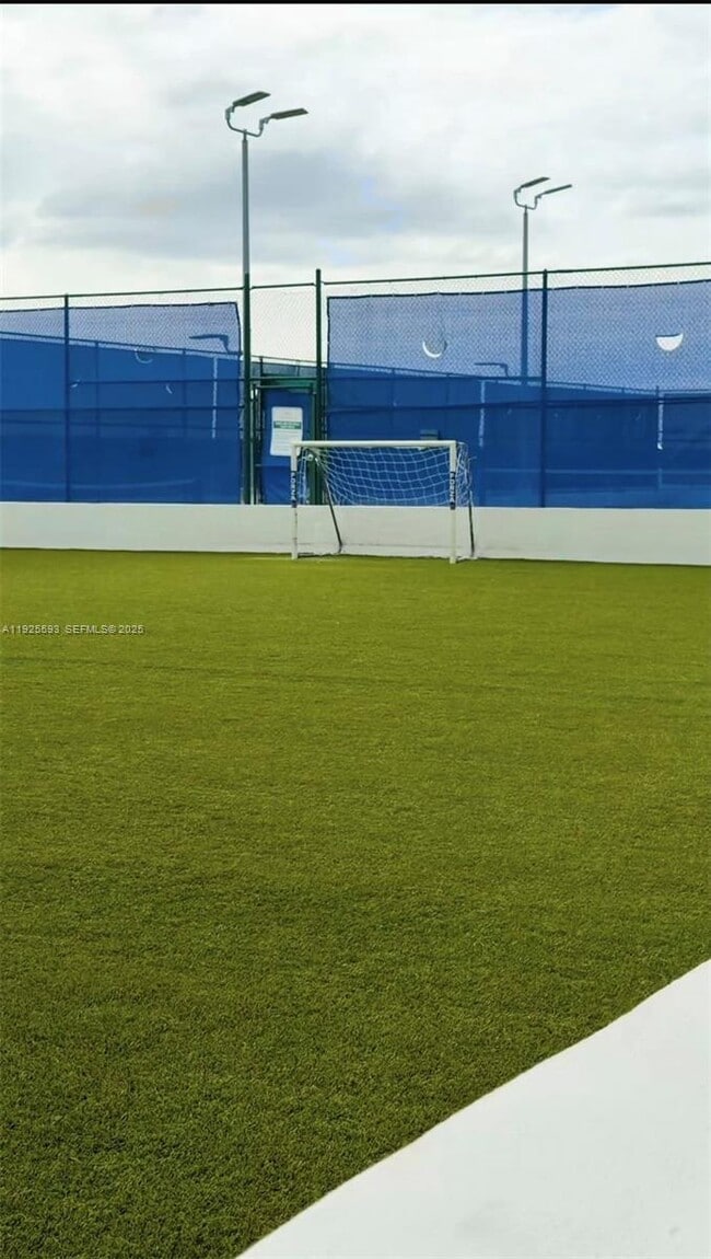 Building Photo - 16385 Biscayne Blvd