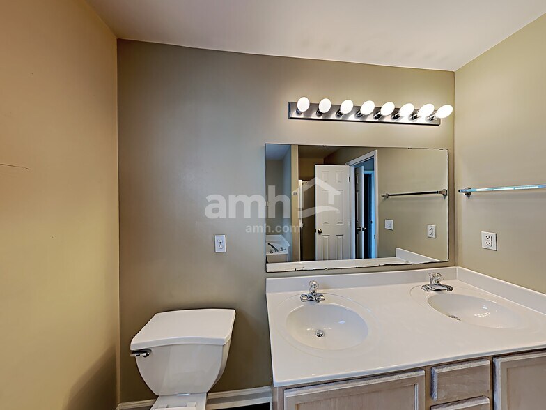 Building Photo - 100 Arbor Wynds Ct