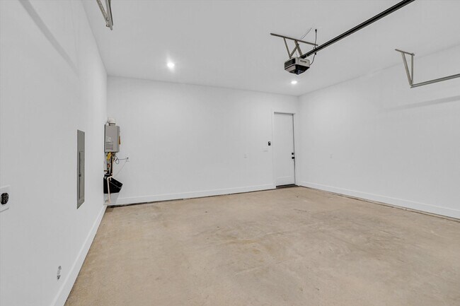 Building Photo - 1711 Nomas St