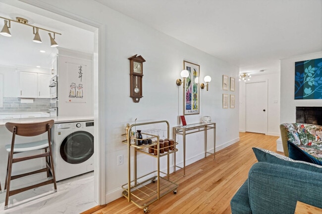 Building Photo - 171 Brackett Rd