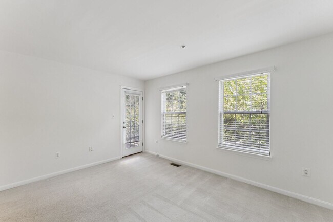 Building Photo - 11892 Breton Ct