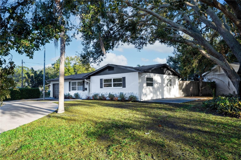 Primary Photo - 2050 67th Ave N