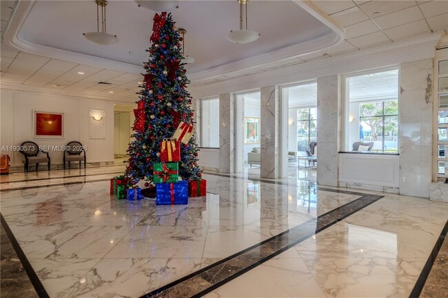 Building Photo - 5700 Collins Ave