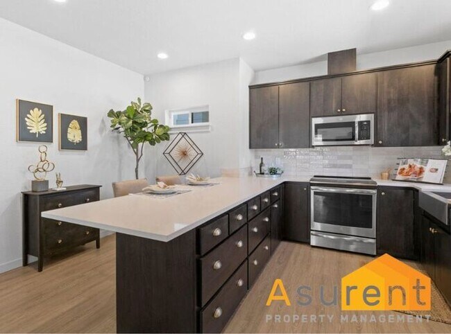 Building Photo - Newer Ashland Home Coming Available Soon!