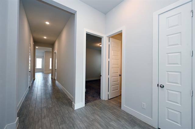 Building Photo - 2613 Chevy Chase Dr