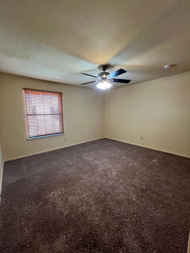 Building Photo - 1 bed condo near OU campus