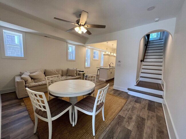 Building Photo - 17 N New Haven Ave