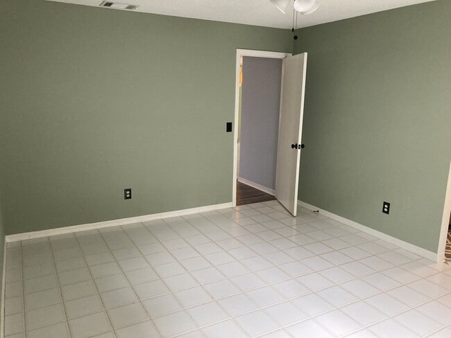 Building Photo - 2 Bed 2 Bath in Melbourne!