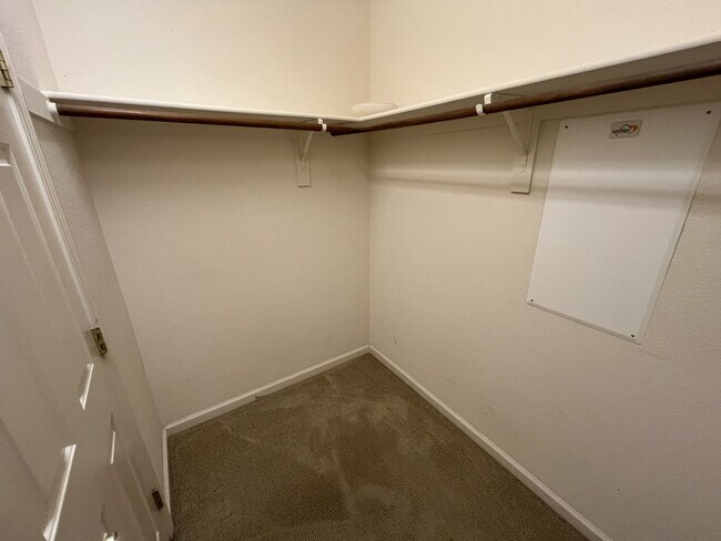 Building Photo - Residential 3 bed 2 bath in Elk grove