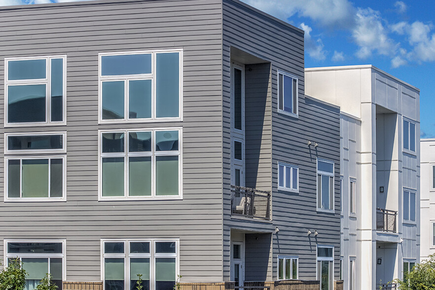 Studios, one-, two- and three-bedroom apartment homes featuring flats, lofts and townhomes - Silos South End