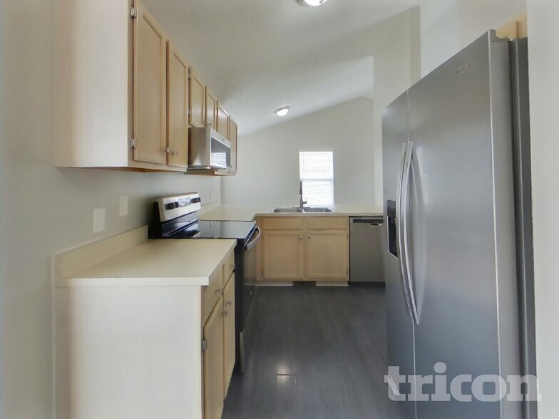 Building Photo - 716 Sweetwater Cir