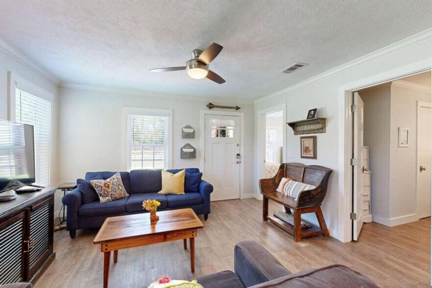 Building Photo - 5291 Dymple Ln