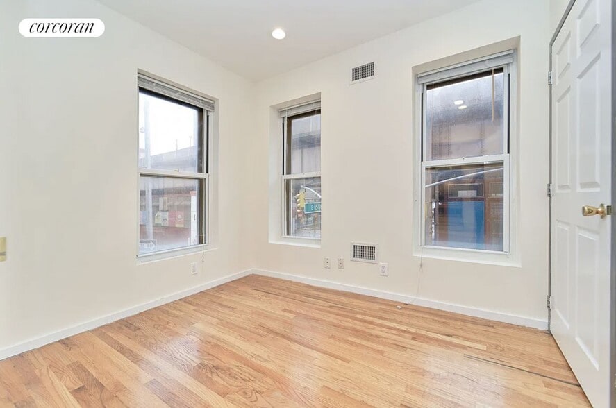 Building Photo - 1627 Park Ave