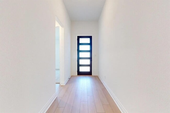 Building Photo - 1208 White Daisy Ln