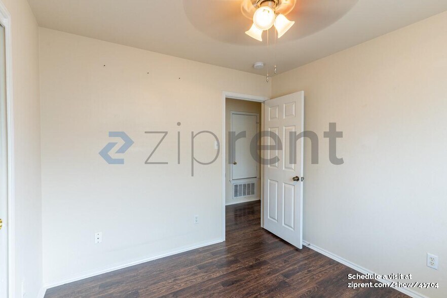 Building Photo - 632 Fort Thomas Pl