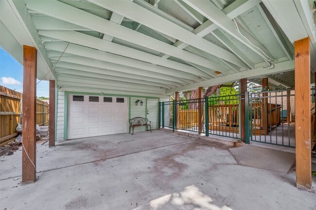 Building Photo - 407 Fairbanks St