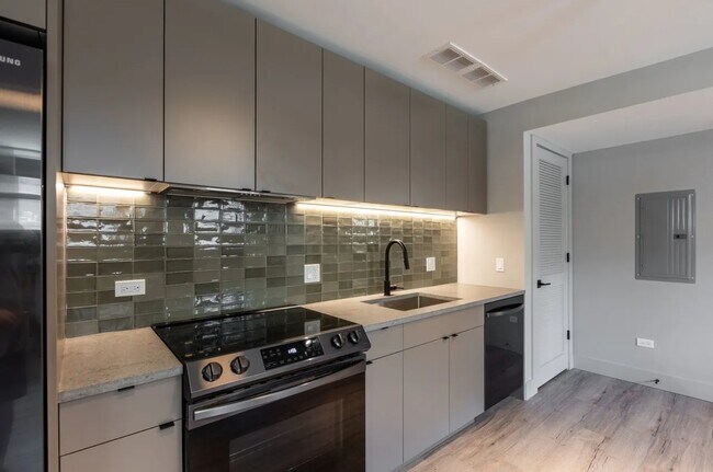 Building Photo - 2228 N Kedzie Blvd