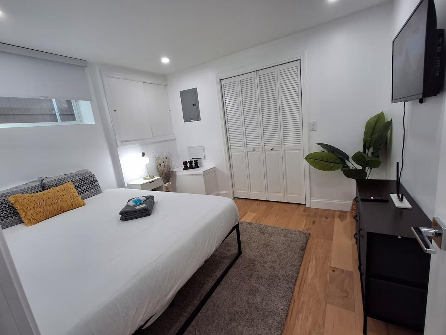 Building Photo - 17 Mt Pleasant Ave