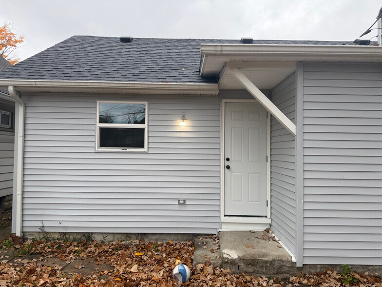 Building Photo - 1615 Lawton Ave