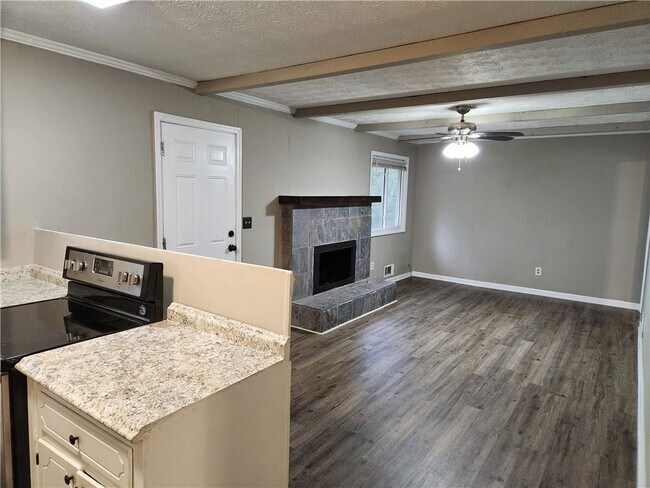 Building Photo - 171 Sarann Ct NW