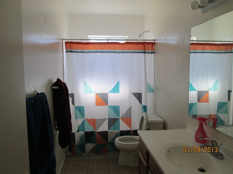 Building Photo - 1245 E Waverly St