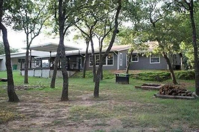 Building Photo - 126 Country Club Dr