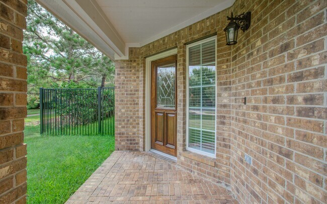 Building Photo - 18154 Williams Elm Dr